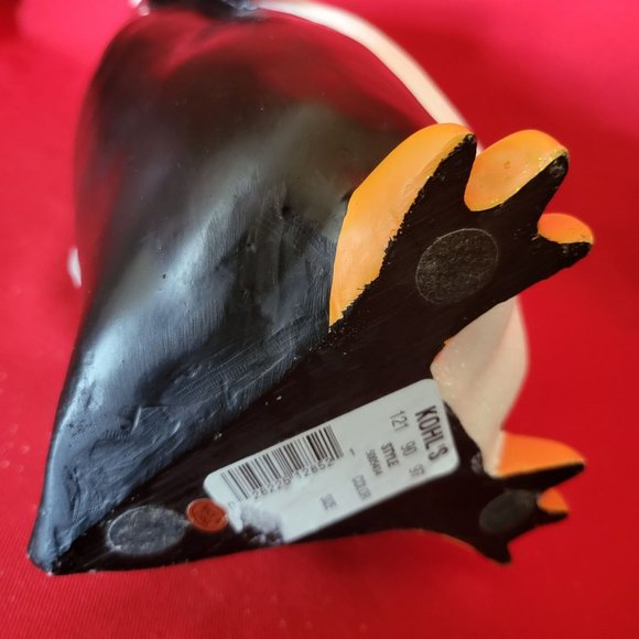 Elements Large Side Looking Emperor Penguin 2007 - Picture 10 of 14